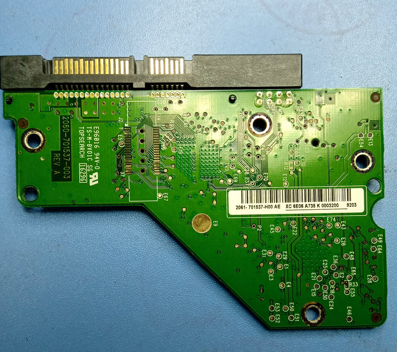 西数 WD3200AAJS WD3200AAKS电源接错电路板烧坏磁头短路数据恢复案例-图片1
